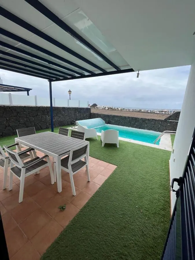 Villa Dompi con vistas al mar y a Fuerteventura Playa Blanca  España